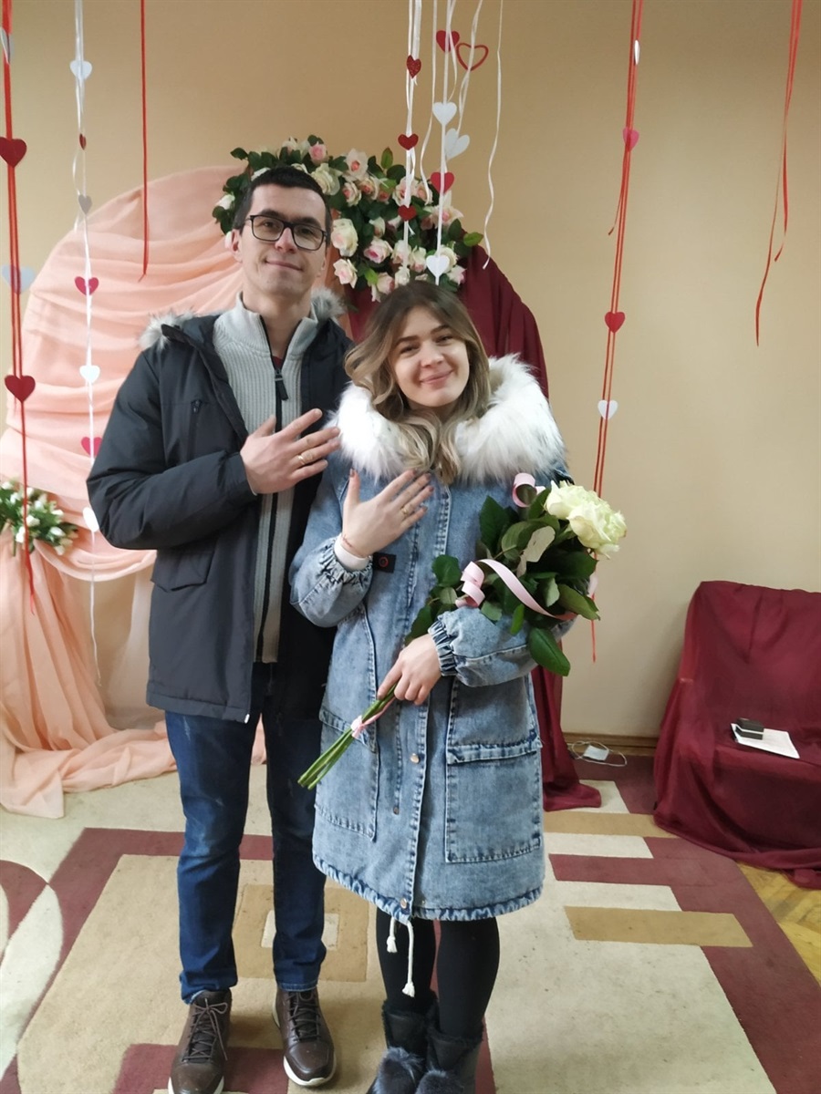 Олег і Вікторія стали на рушничок щастя напередодні Нового 2021 року. Їхній шлюб був 185-им у районі.