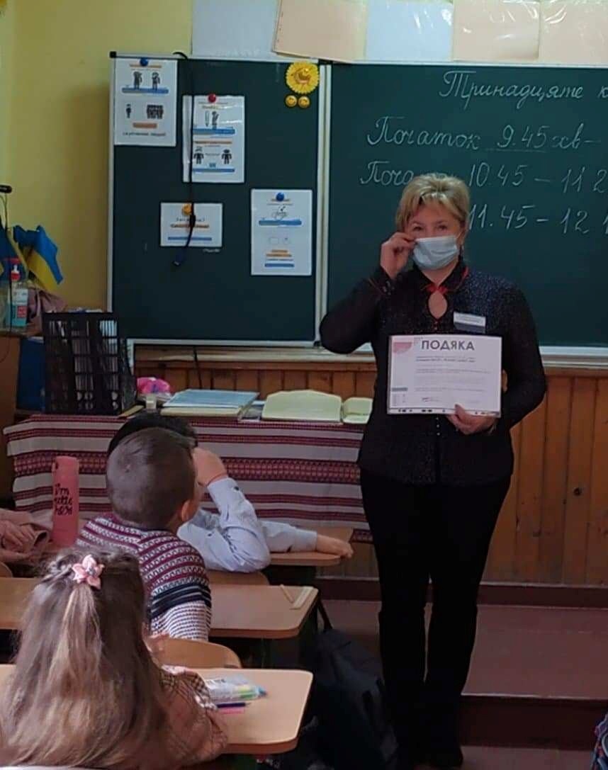 Кожен клас – учасник  моніторингового дослідження, отримав подяки.