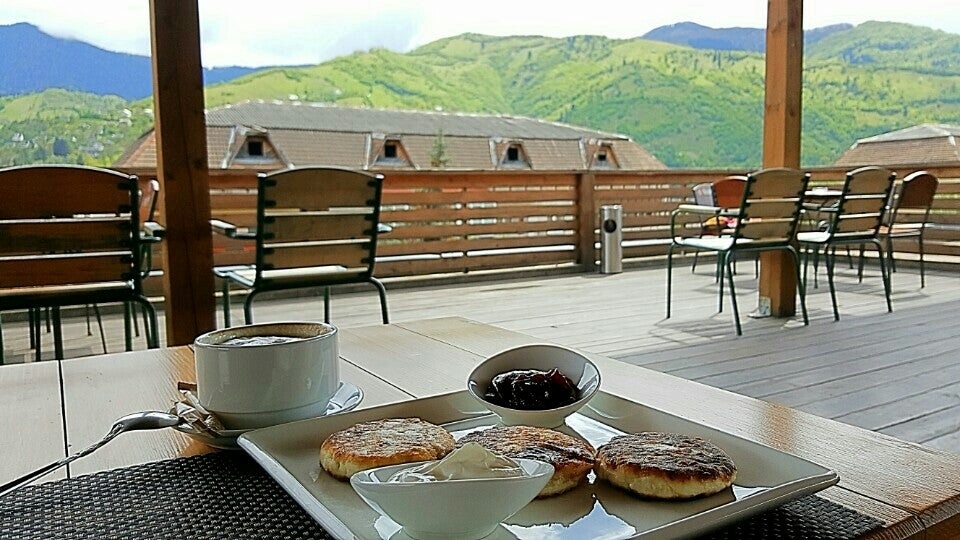 Тераса закладу «The Roof»