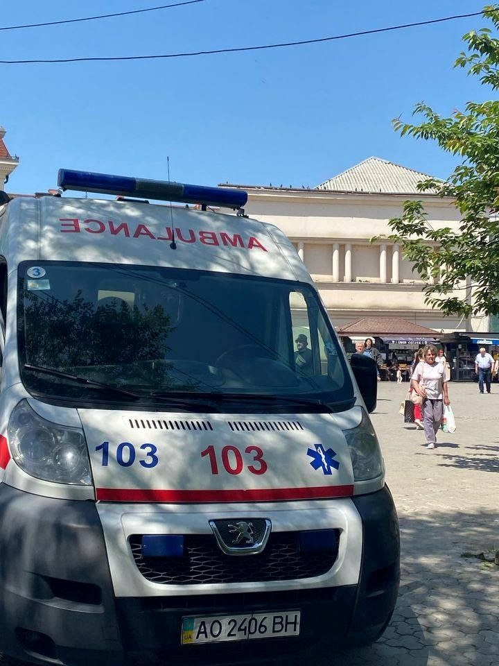 Підліток впав з мосту й серйозно травмувався 